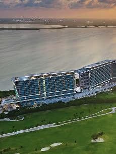 The Residences<br class="hidden xl:block"> at Grand<br class="hidden xl:block"> Island no es<br class="hidden xl:block"> una moda.